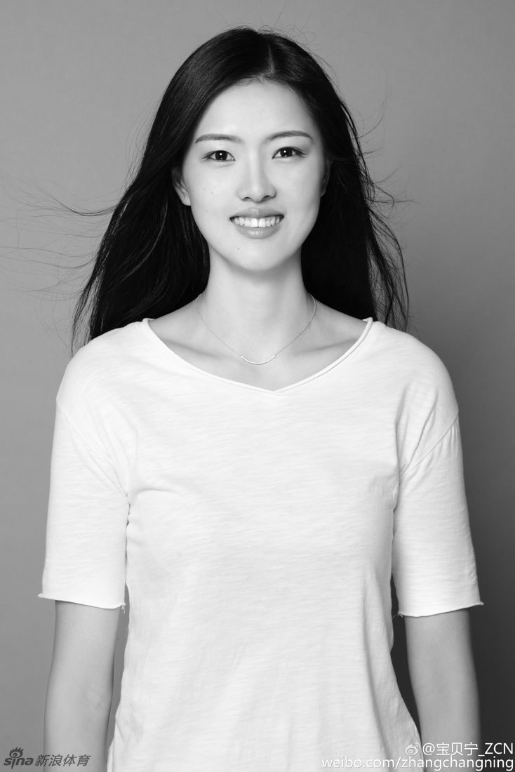 女排美女张常宁登《男人装》封面_高清图集_新浪网