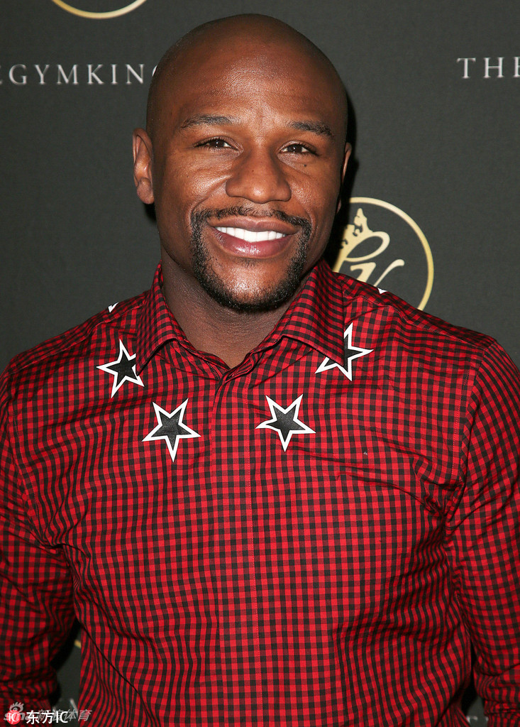 梅威瑟出席晚宴变表情包_高清图集_新浪网