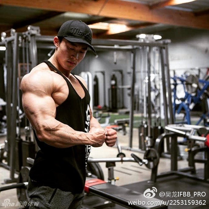 曾经的普通国企员工 如今因沉迷健身而走向世界_高清图集_新浪网