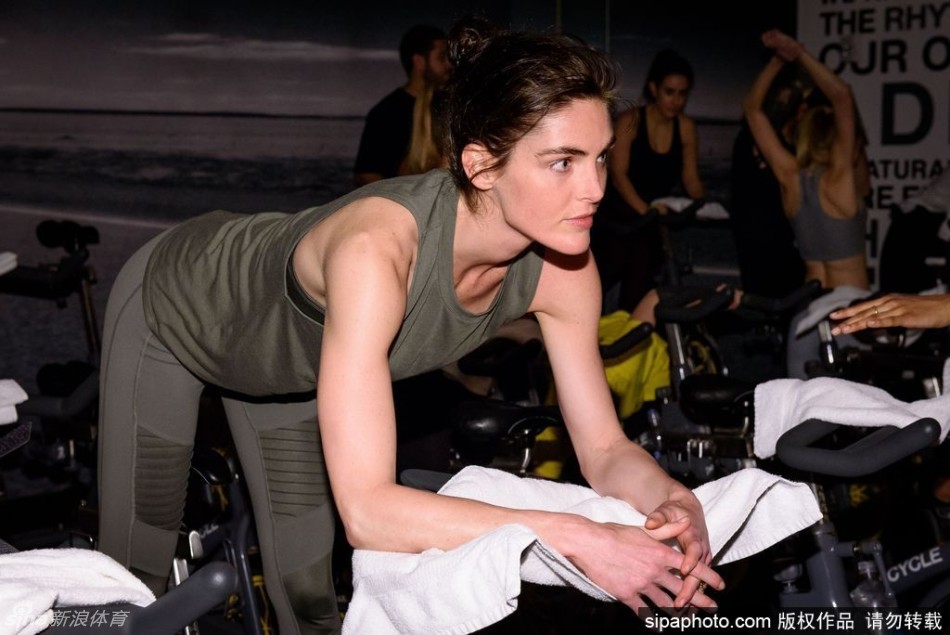 维密超模性感助阵动感单车训练课