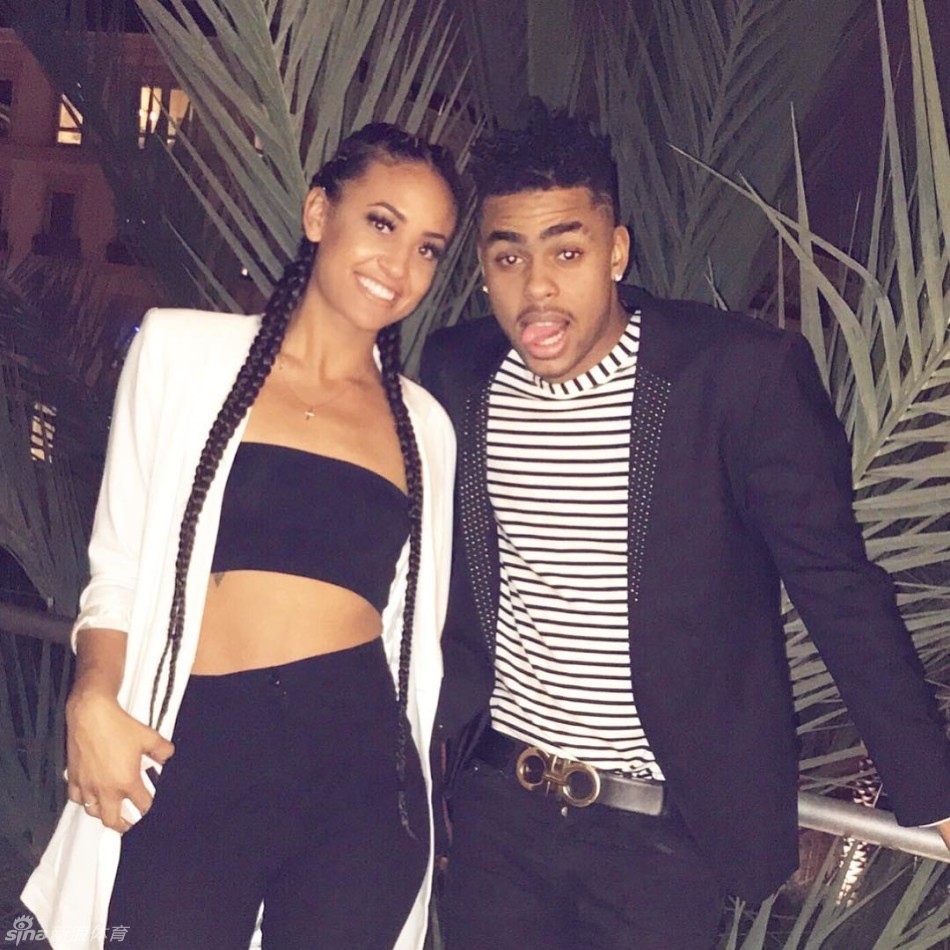 拉塞尔女友性感写真_高清图集_新浪网