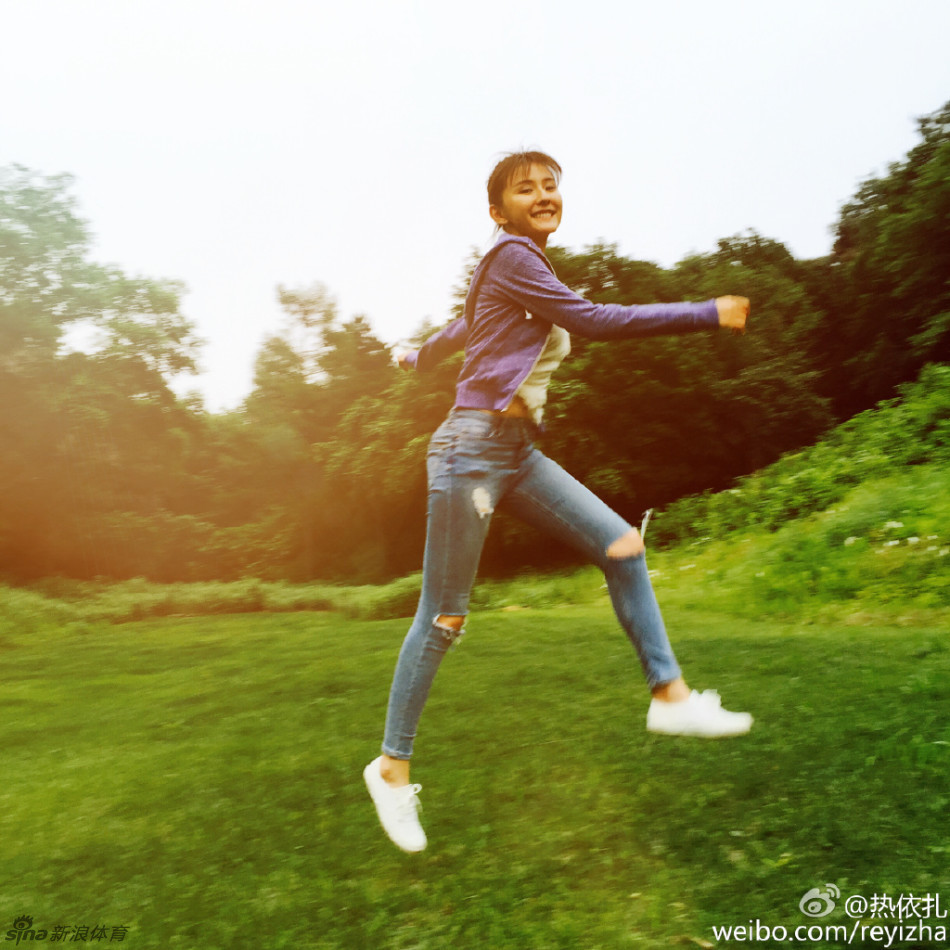 宁贵人热依扎骑马健身秀长腿_高清图集_新浪网