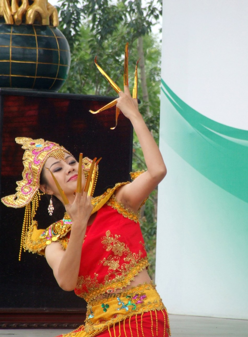 世园会云南周——傣族宫廷舞蹈《长甲舞》