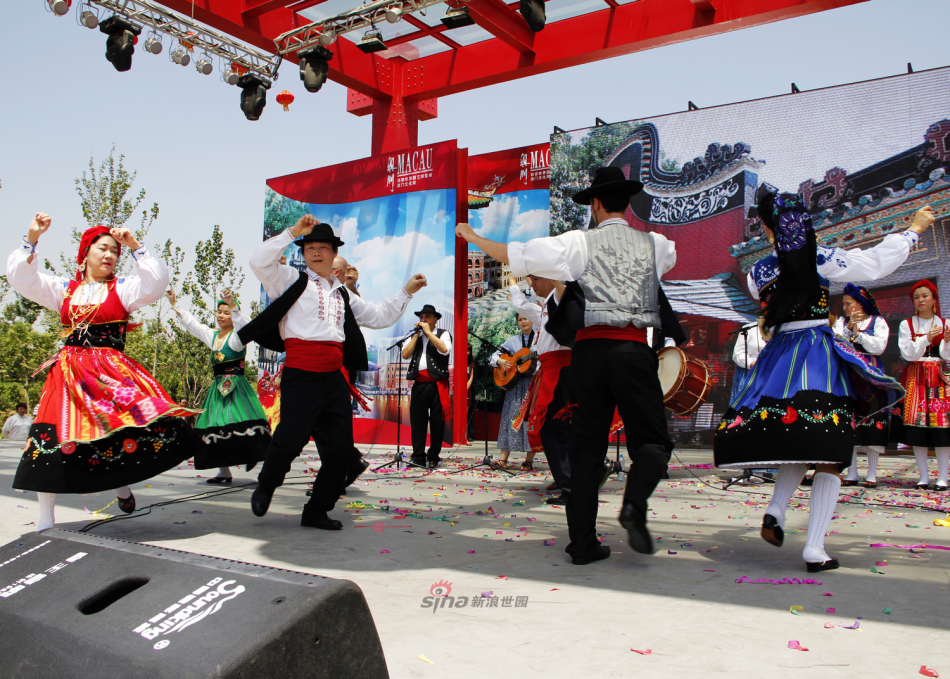 澳门文化周精彩表演-葡萄牙土风舞 (刘宇 摄)