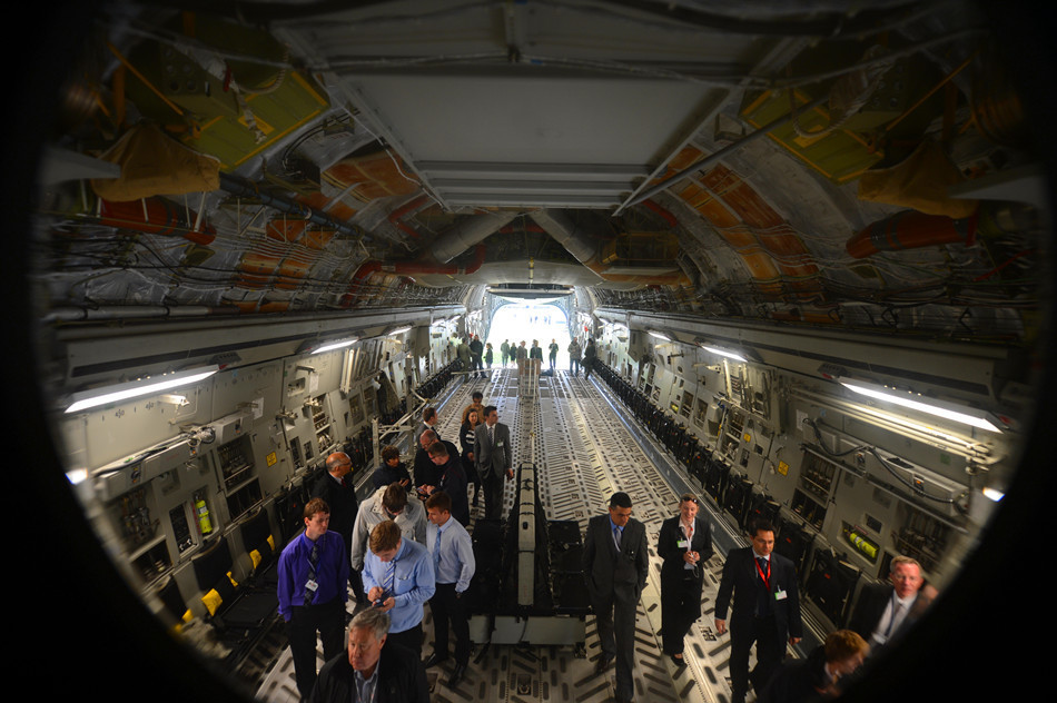 美国空军c17a战略运输机货舱驾驶室曝光