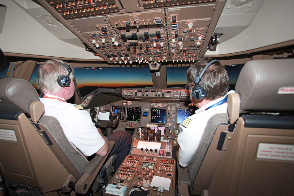 汉莎航空波音747-8客机体验:强大新型驾驶舱工具