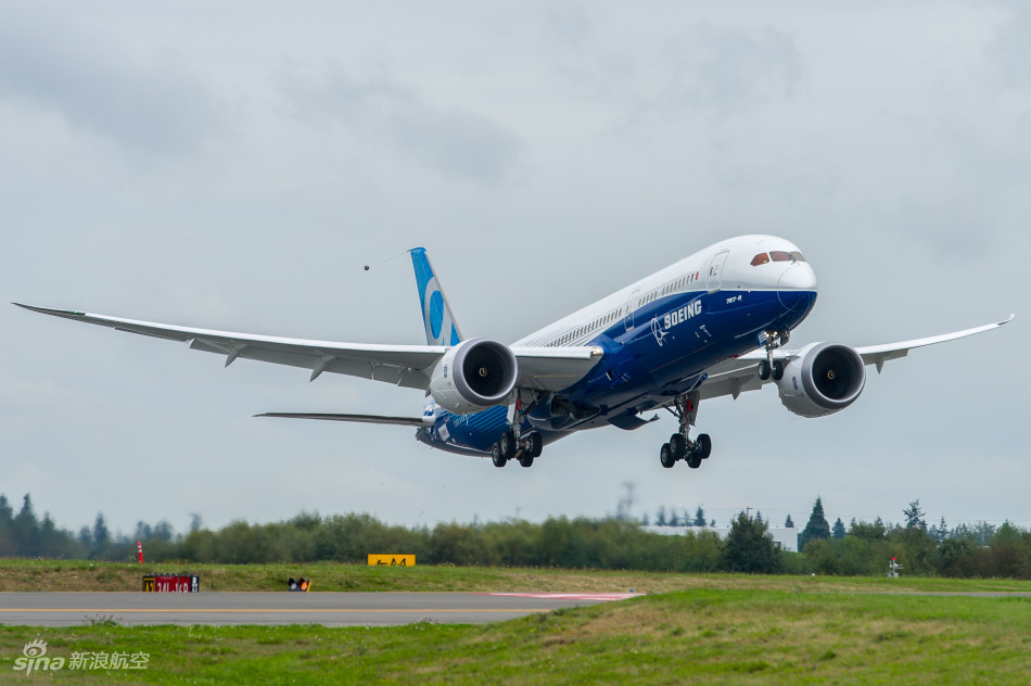 波音787-9飞机今日成功首飞