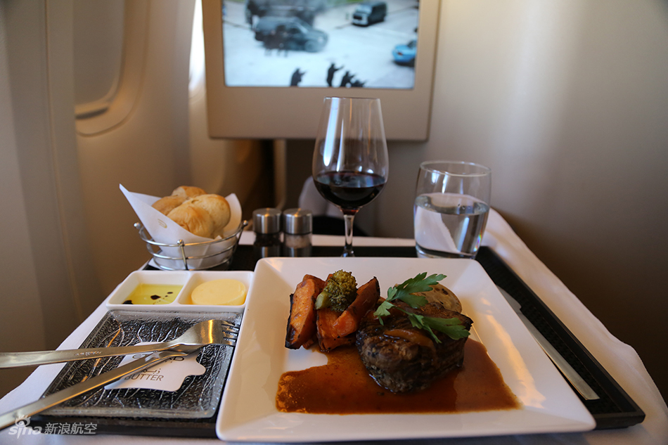 阿提哈德航空北京阿布扎比至伦敦航线精美餐食