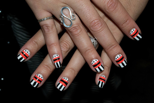 不可错过 美国街头潮到爆的指甲造型