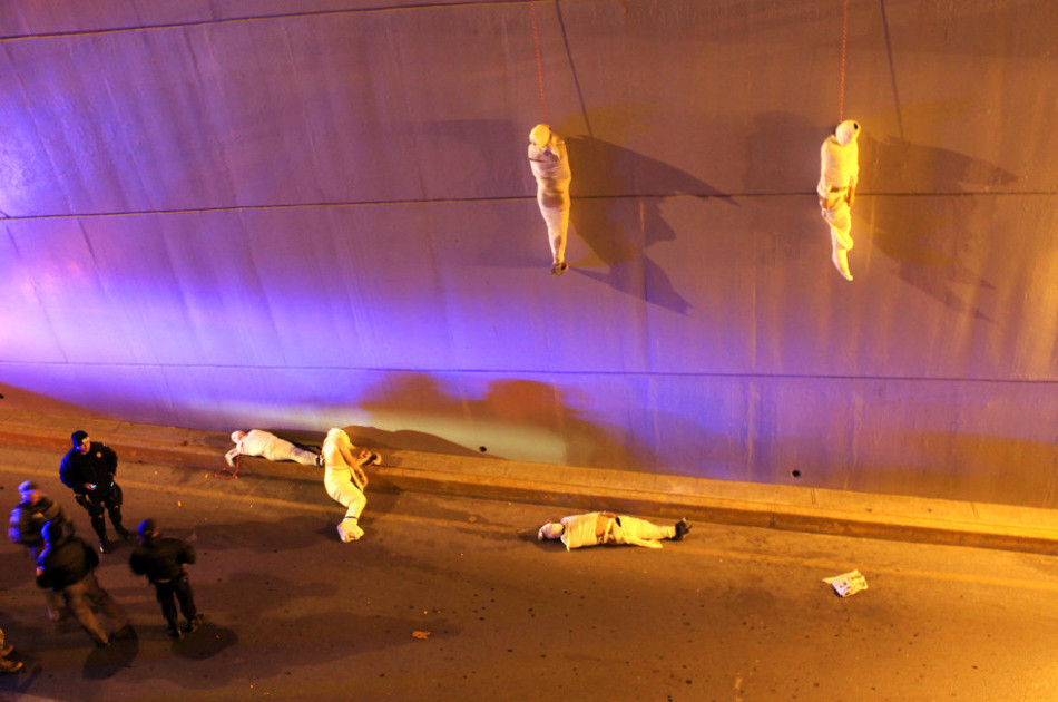 墨西哥街头又现恐怖虐杀_高清图集_新浪网