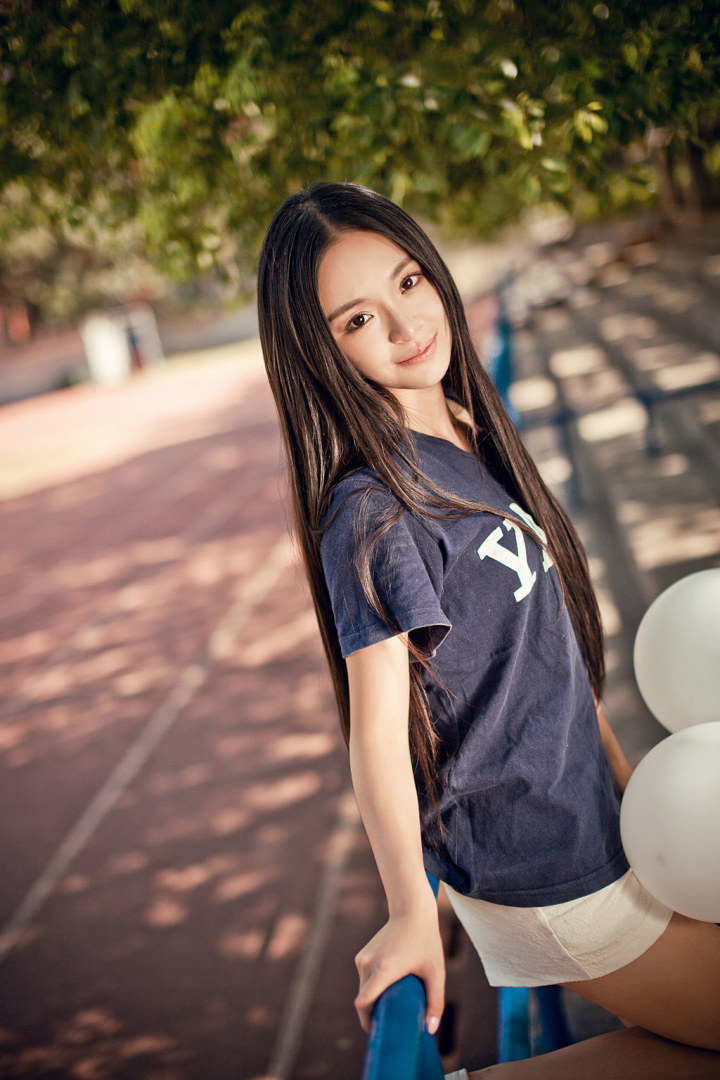 武大女孩拍校服照献礼中学 被赞雅礼女神_高清图集_新浪网