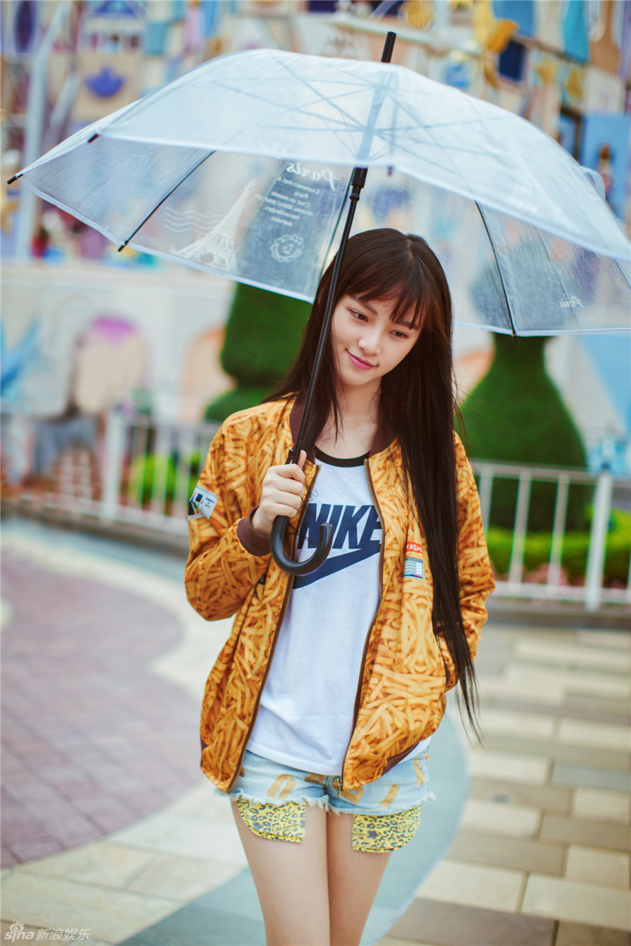 武大校花黄灿灿游乐园写真 长腿清新秒杀宅男_高清图集_新浪网