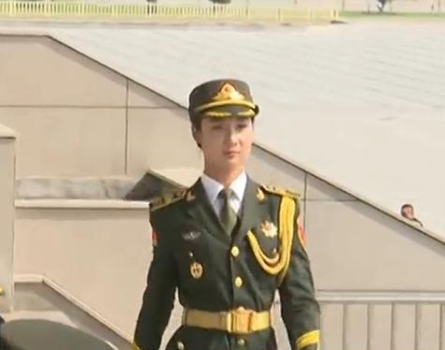 阅兵仪仗队模特女队员生活照曝光