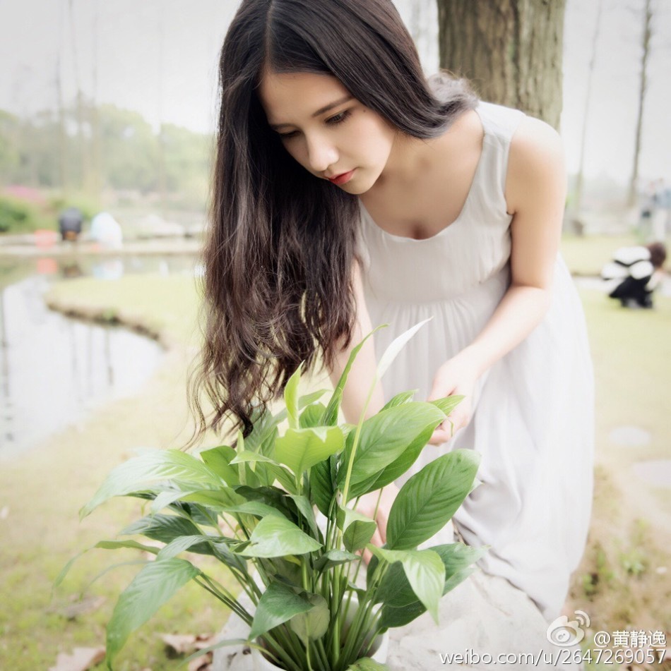 34 / 54 毕业于华中科技大学的校花黄静逸在微博晒出唯美异域写真