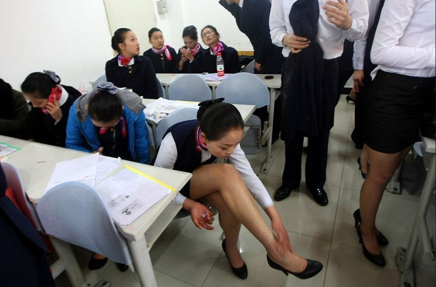 乘务员招聘_云南职业教育学校告诉您怎么提高自己的职业道德(3)