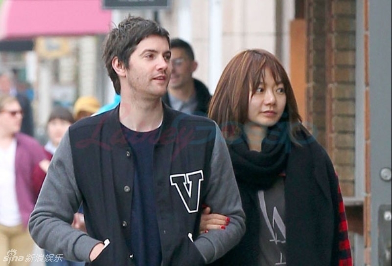 裴斗娜被曝与吉姆-斯特吉斯街头被拍_高清图集_新浪网