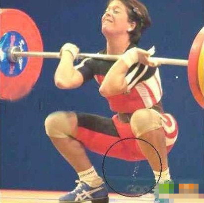 美女尴尬瞬间:内急_新浪图片