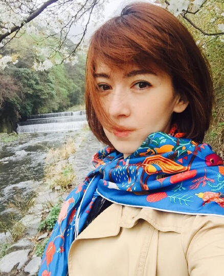 央视主持人尼格买提与娇妻恩爱私照曝光_高清图集_新浪网