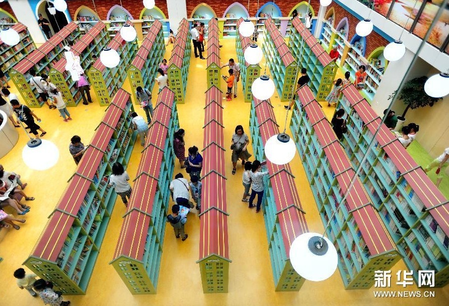 据了解,辽宁省图书馆新馆位于沈阳市浑南区,建筑面积10.