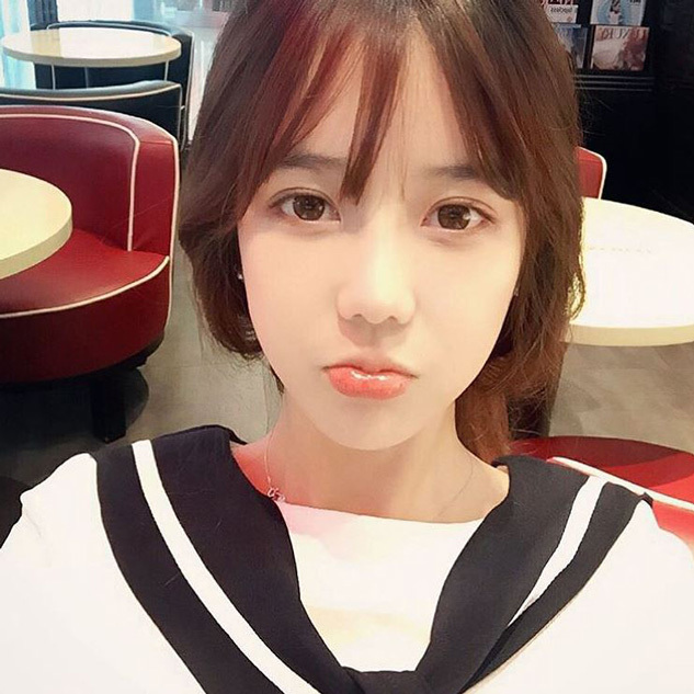 "最胸女主播"走红网络 似充气娃娃_高清图集_新浪网