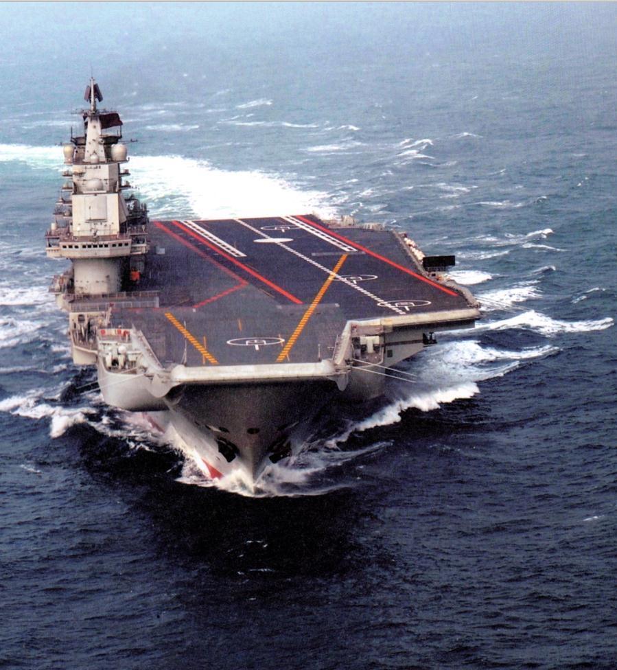 辽宁号航母海上90度转向姿势帅不可挡