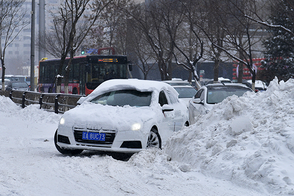 辽宁迎今年以来最强降雪 积雪15厘米场面壮观
