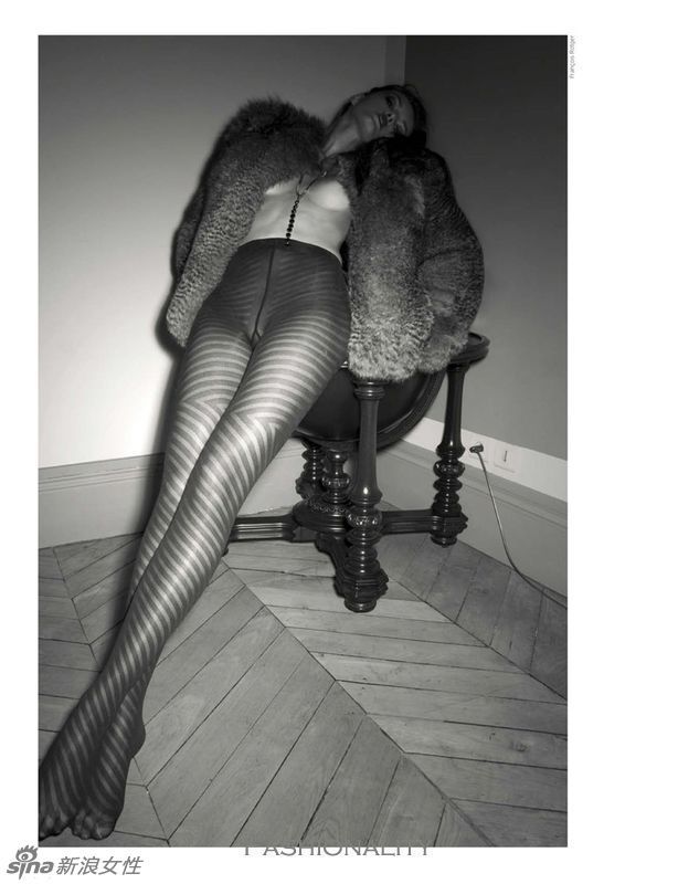 超模演绎深闺怨妇性感欲望大片