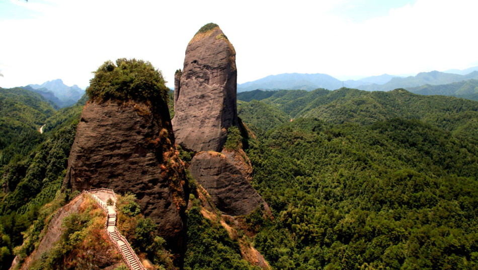 走进新宁崀山感受奇特的丹霞地貌