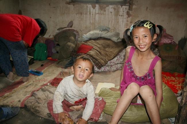 汨罗乞讨者流浪41年 铁链锁八个女人生12个孩子