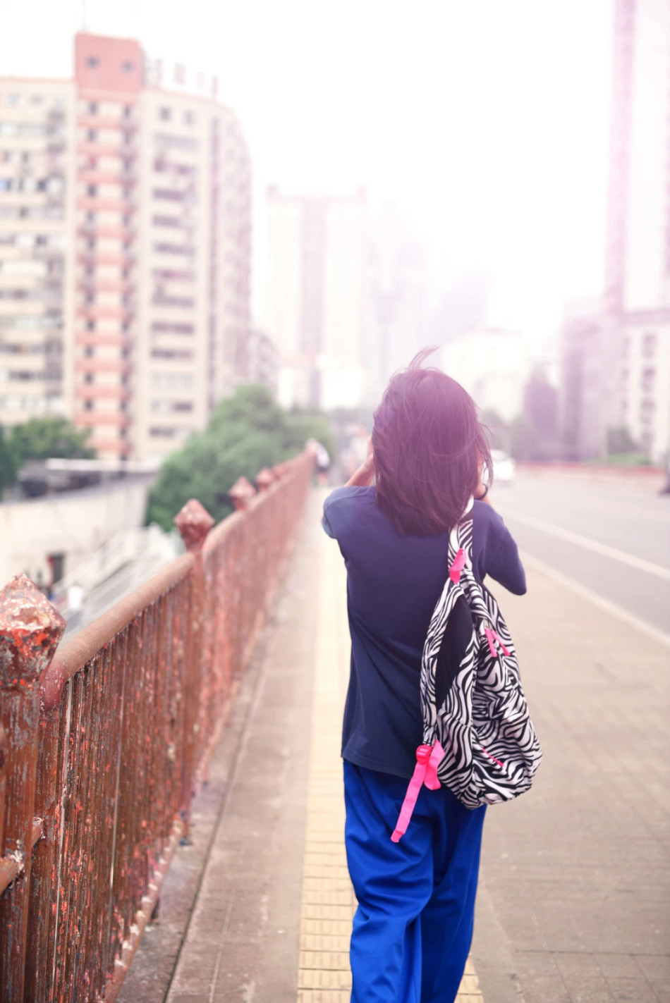女生着雅礼校服走红 被赞长沙最美校服女神
