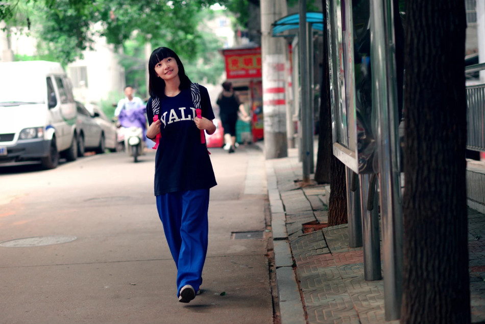 女生着雅礼校服走红 被赞长沙最美校服女神