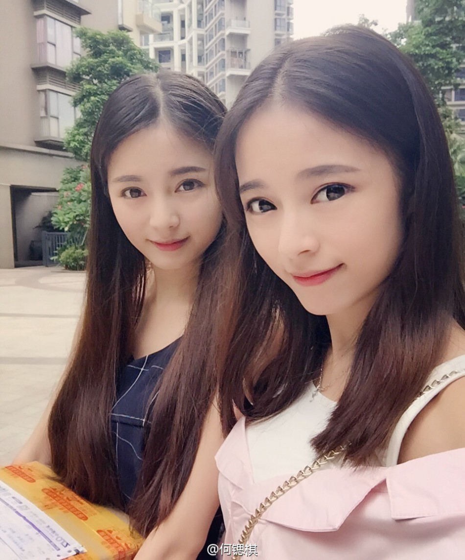 最美学霸姐妹花晒合照 嘟嘴卖萌惹人爱