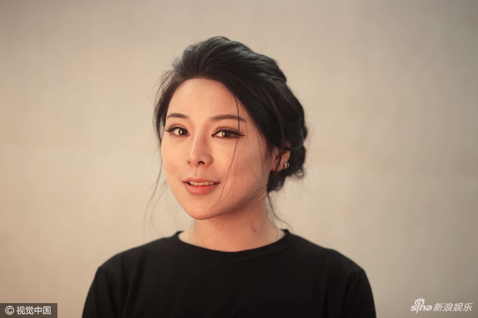 模仿秀演员白羽为变成"范冰冰"十年整形五次