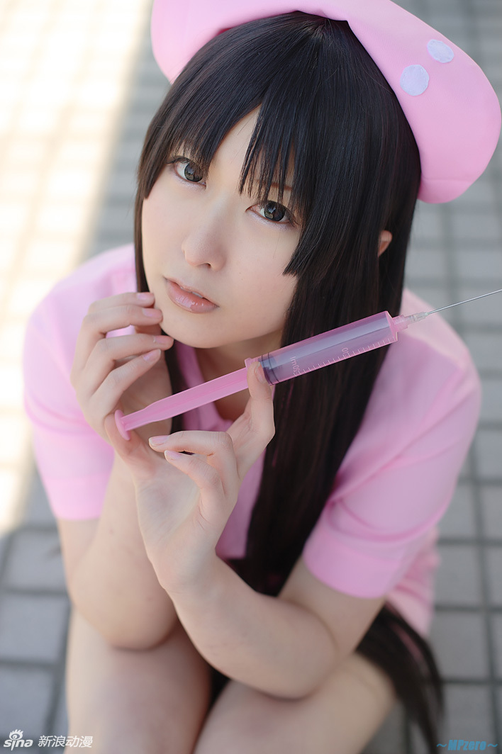 粉红清纯小护士秋山澪针头也是粉红色