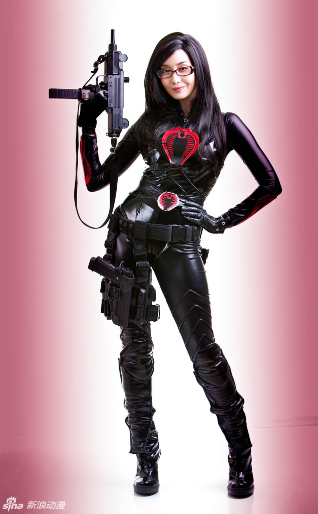 性感身姿冷艳笑容,菲律宾宅男女神阿洛蒂雅反派美女男爵夫人cos_高清