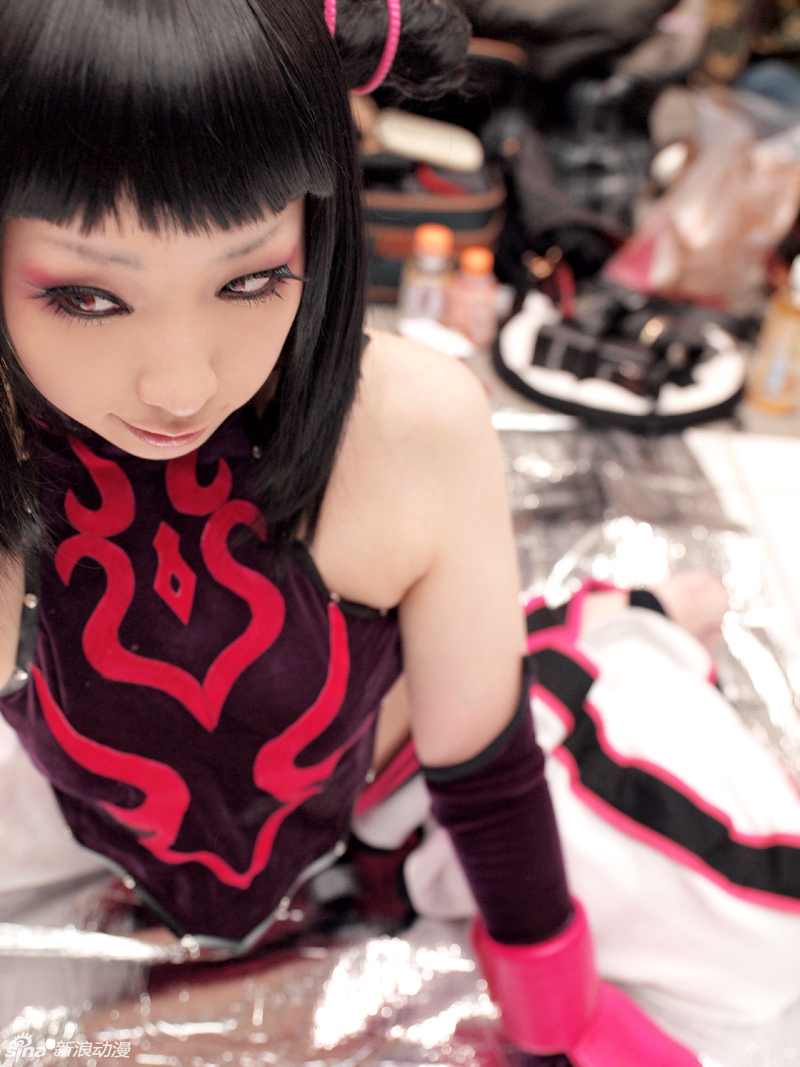 曼妙性感露背,街霸4茱莉cos