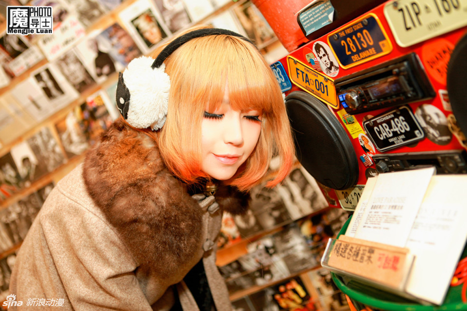 美少女漫画家静电场朔午后时光写真