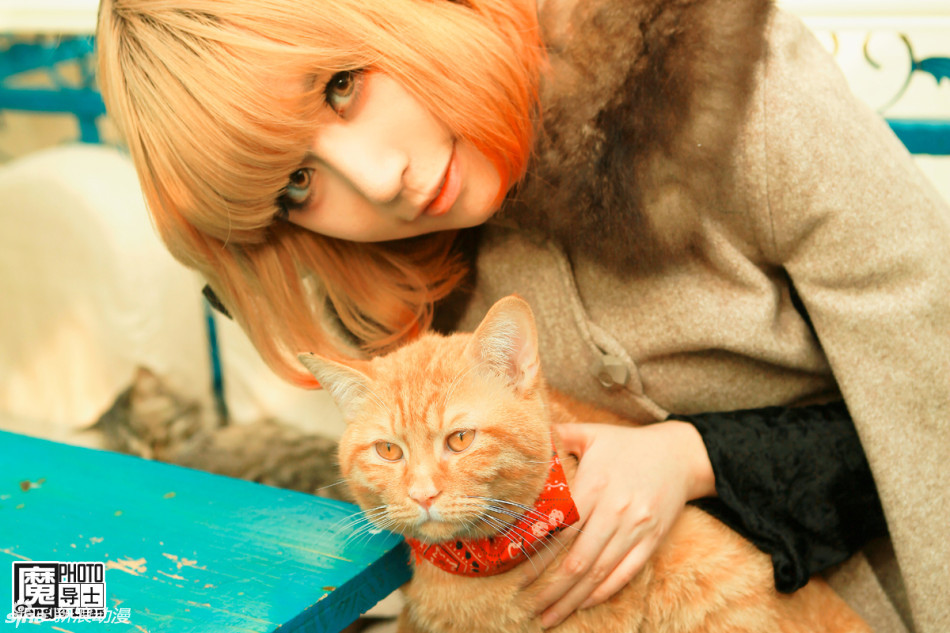 美少女漫画家静电场朔午后时光写真