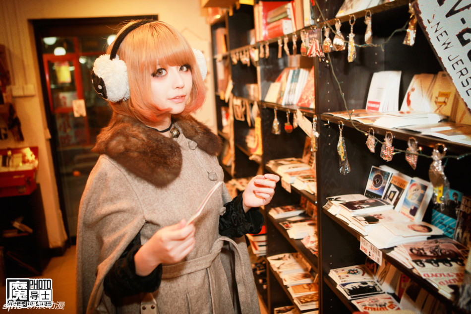 美少女漫画家静电场朔午后时光写真_高清图集_新浪网