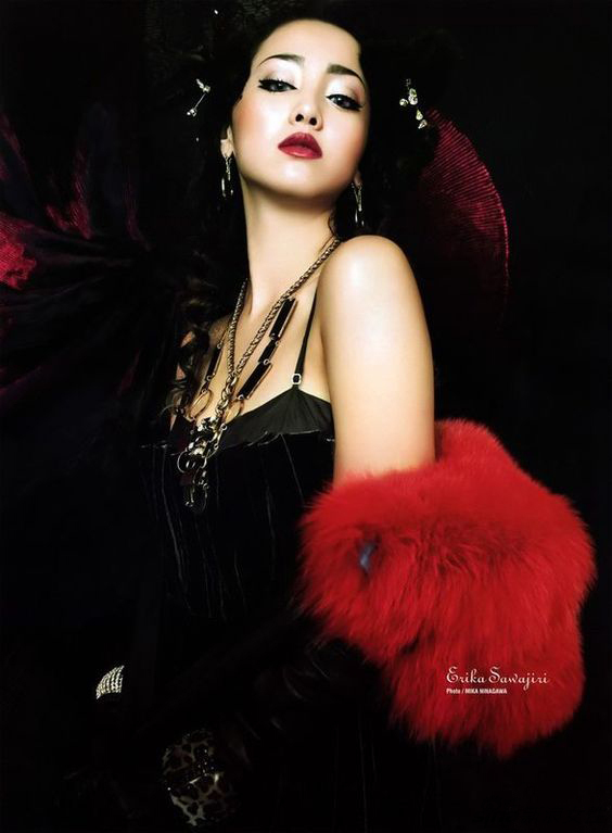 黑色性感吊带裙