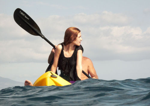 真人秀节目《全美超模大赛》第13季美女选手海滩写真花絮曝光