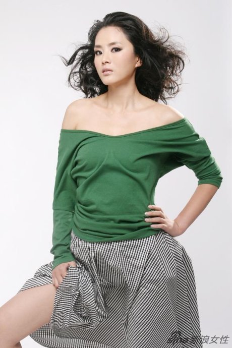 冯海煜优雅写真华丽转身