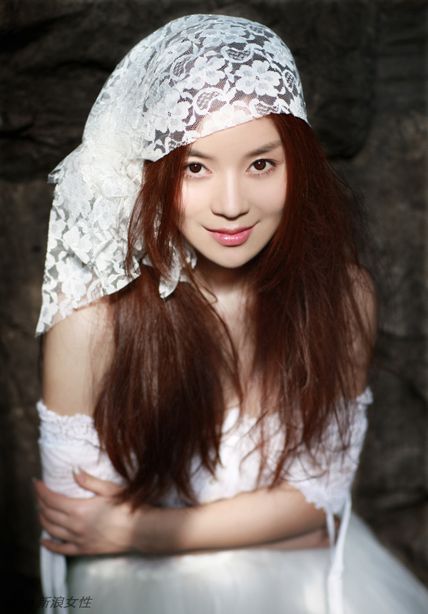 美女主播嘉妮演绎蕾丝诱惑