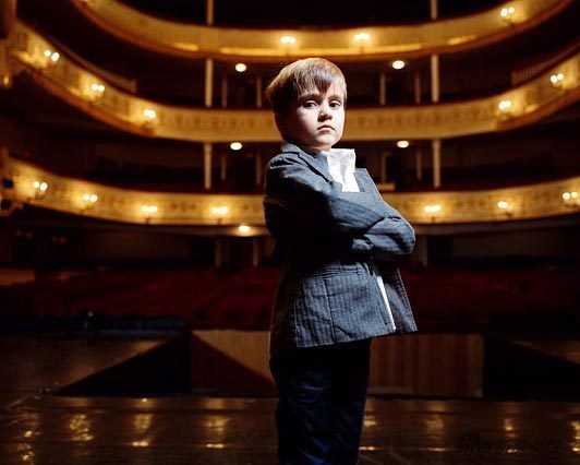 俄罗斯贵族小孩的成人化生活 (图)