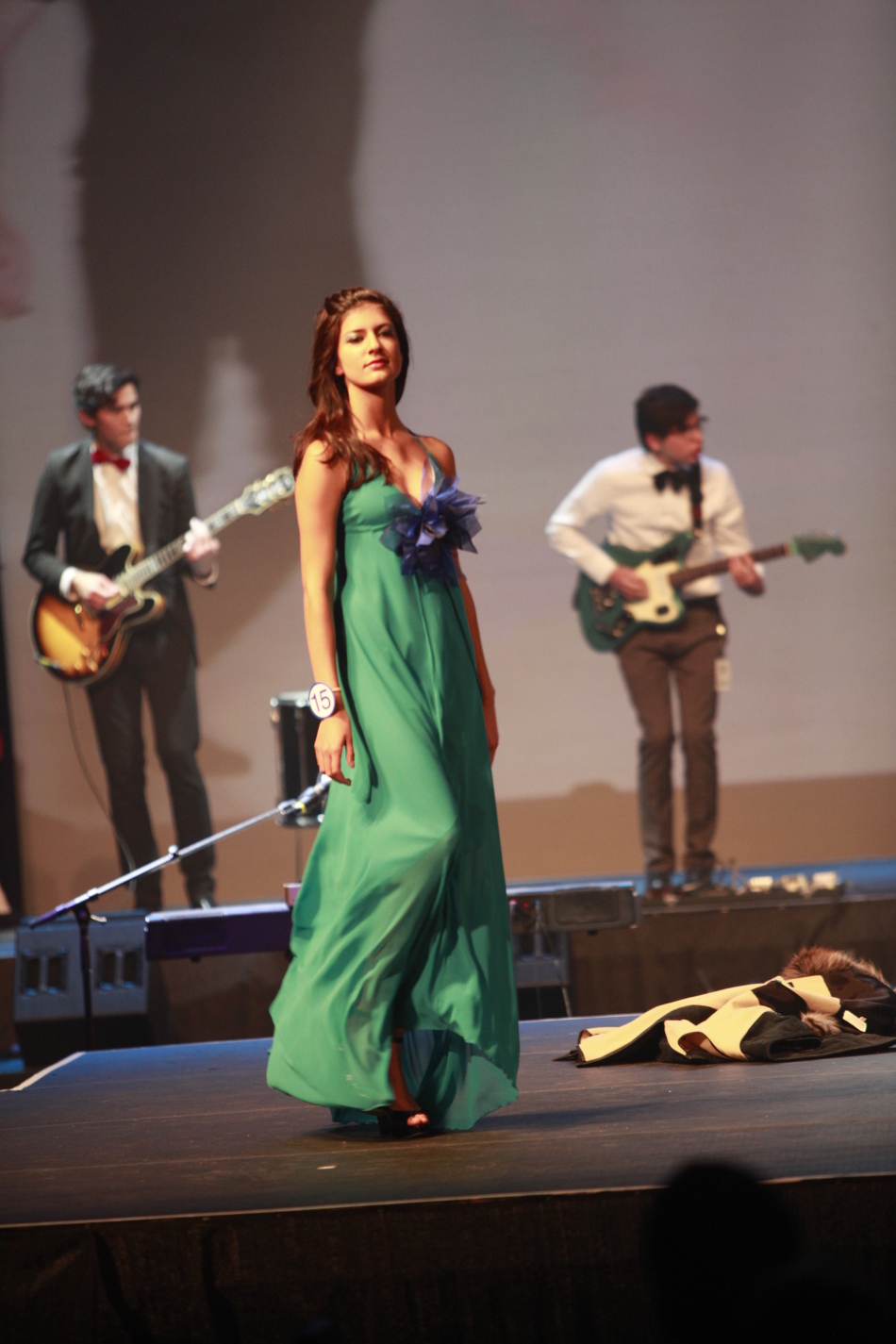 2012新丝路北美模特大赛 晚装展示