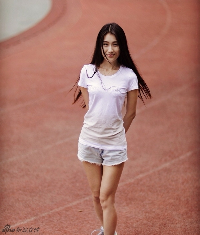 北影女神王婉中素颜毕业照气质清新