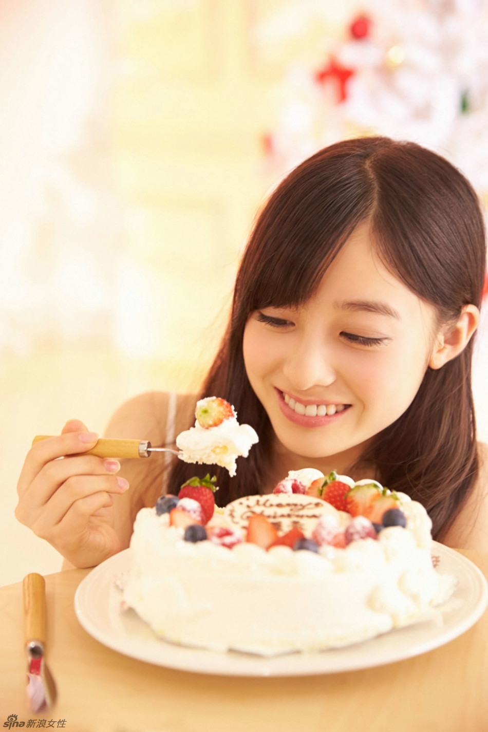 被日本网友封为"世上罕见的美少女"和"千年难得一见的偶像".