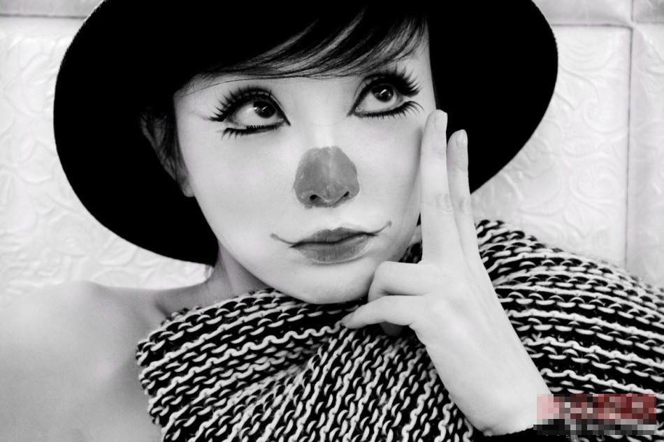 "cool魔"张智霖扮小丑