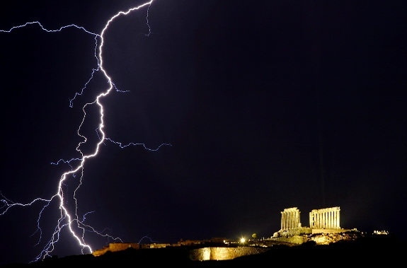 闪电奇观景象震撼令人生畏