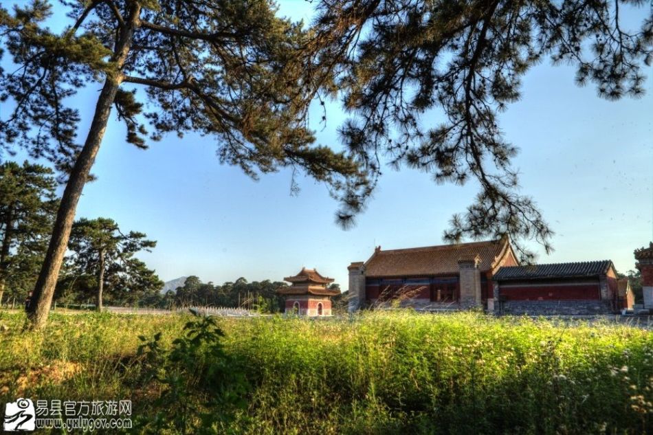 清西陵昌陵夏日风景 1/24                     清西陵昌陵是清朝嘉庆